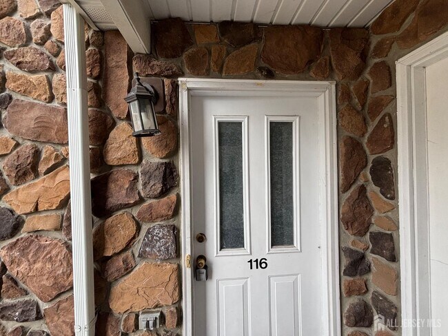 Foto del edificio - 116 Chariot Ct