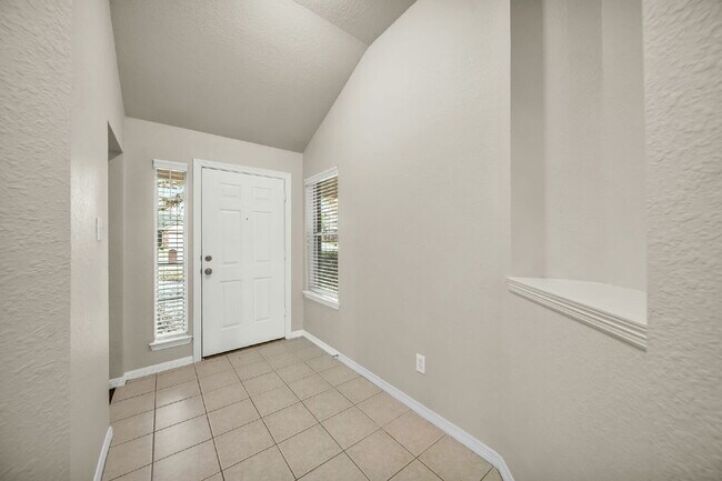 Foto del edificio - Well-maintained home located near Lake Conroe, offering the perfect balance of comfort & convenie...