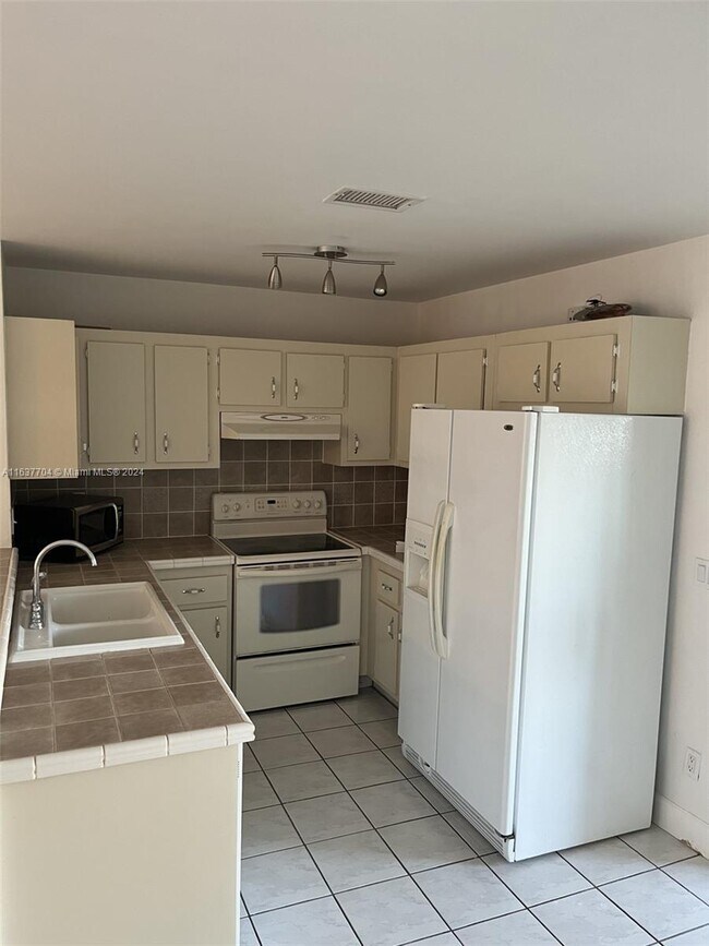 Foto del edificio - 2857 Belmont Ln