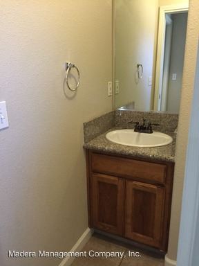 Building Photo - 320 Olive Way