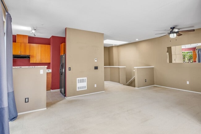 Building Photo - 1Bd/1Ba Sammamish Condo