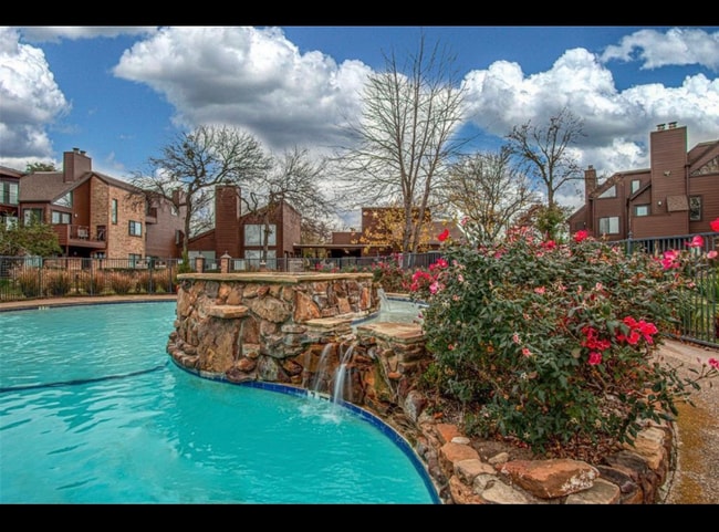 Foto del edificio - 1704 Baird Farm Cir