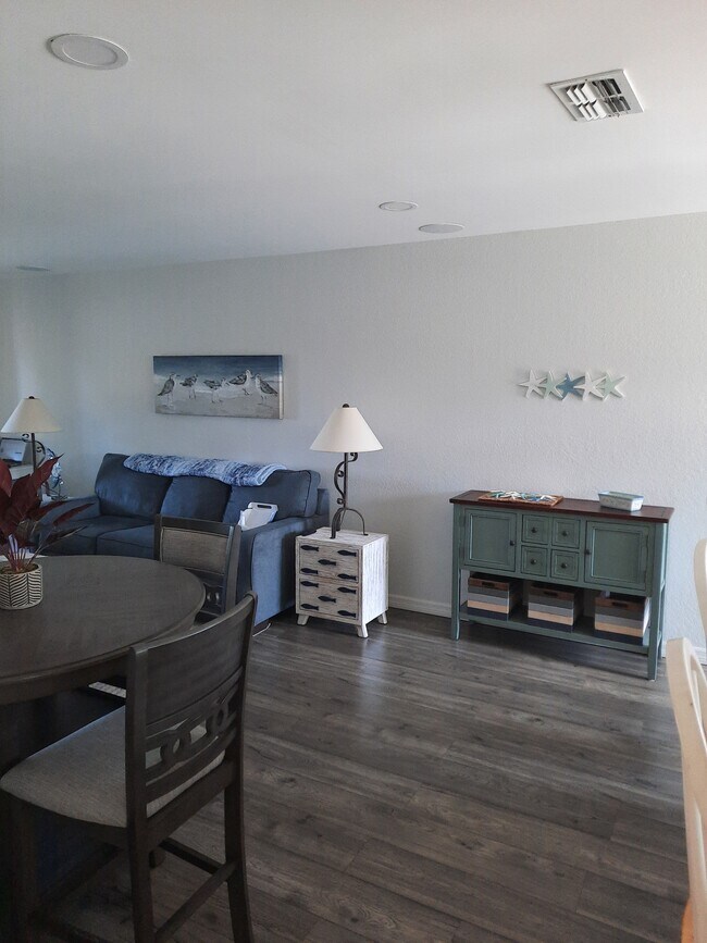 Building Photo - 25100 Sandhill Blvd