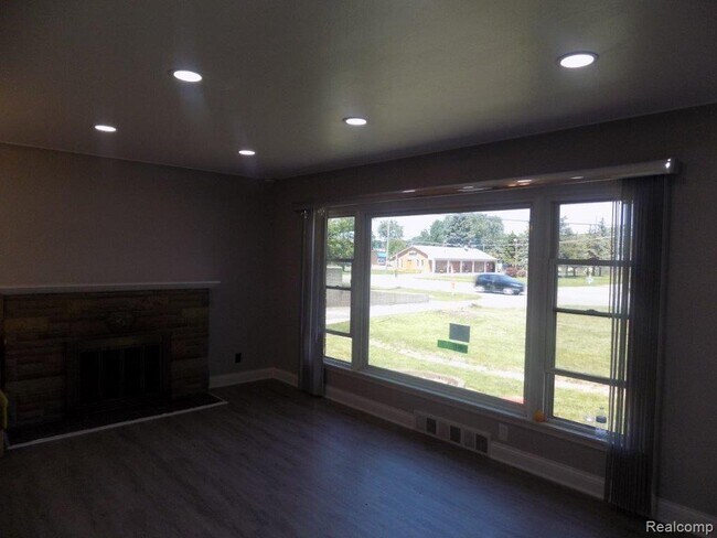 Foto del edificio - 4354 E 10 Mile Rd