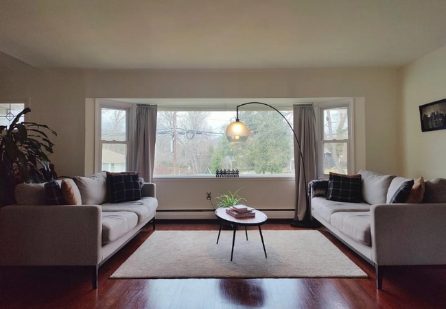 Foto del edificio - 184 Finmor Dr