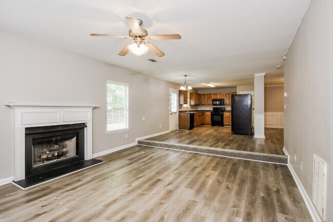 Building Photo - 504 Baywood Way