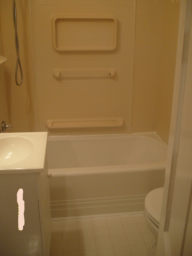 Building Photo - 817 Hummel Ave