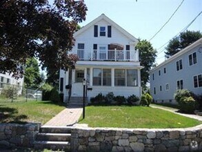 Building Photo - 106 Maple St