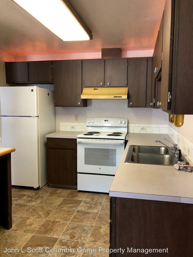 Foto del edificio - 3 br, 1 bath House - 49 Wheeler Street
