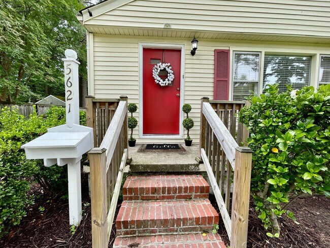 Foto del edificio - 5621 Larry Ave
