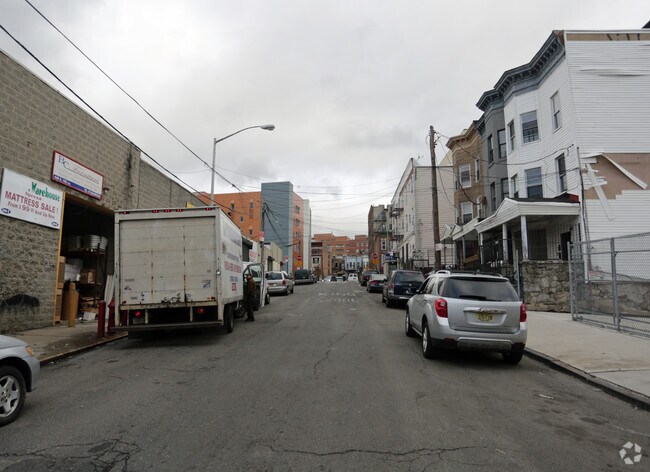 Foto del edificio - 440 E 182nd St