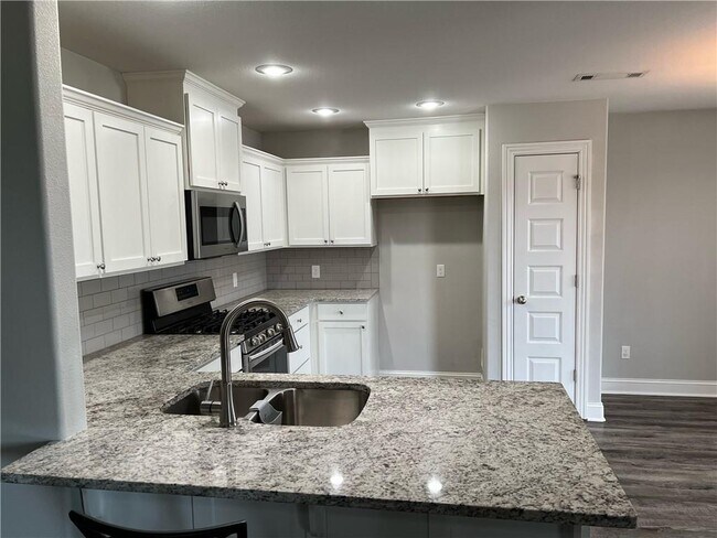 Building Photo - 508 Vista Del Valle St