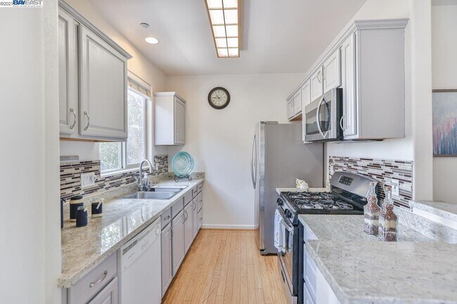 Foto del edificio - 25131 Angelina Ln