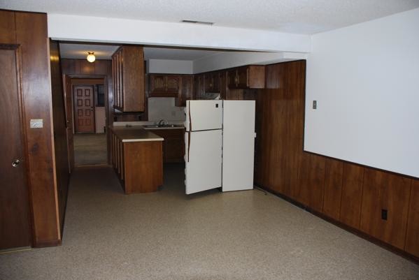 Building Photo - 440 E Santa Fe Dr