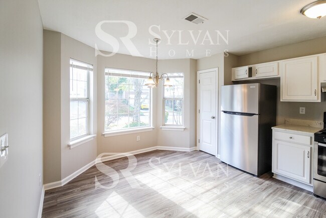 Building Photo - This lovely home awaits you
