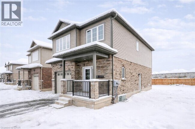 Building Photo - 177 Rykert St