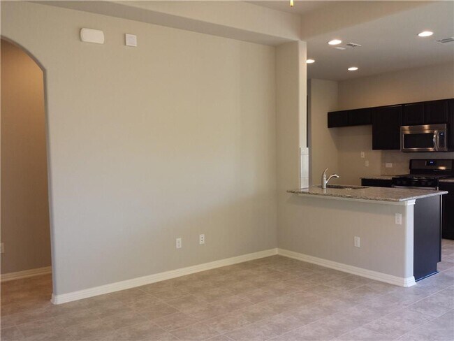 Foto del edificio - 619 Stampede Rd