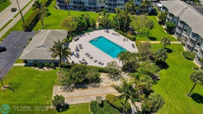 Building Photo - 2760 Banyan Rd