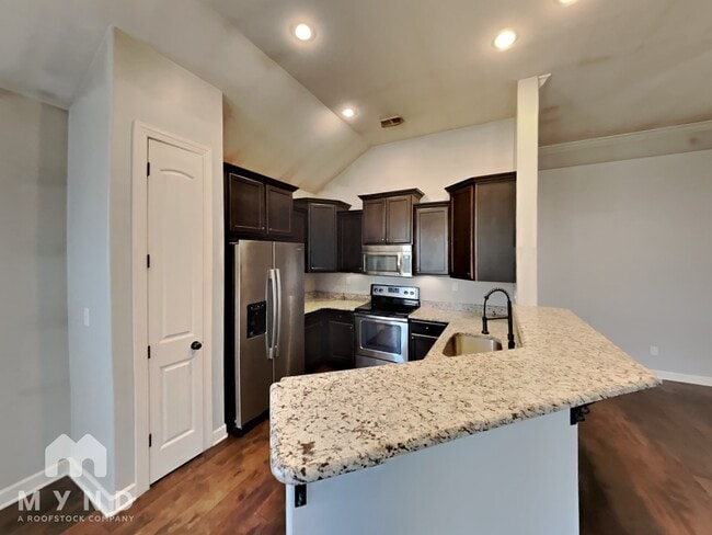 Building Photo - 50 Ridgefield Dr