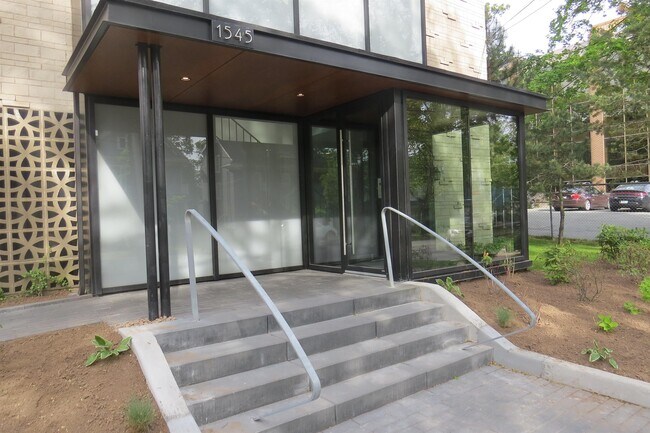 Photo du bâtiment - 1545-1545 Oxford St