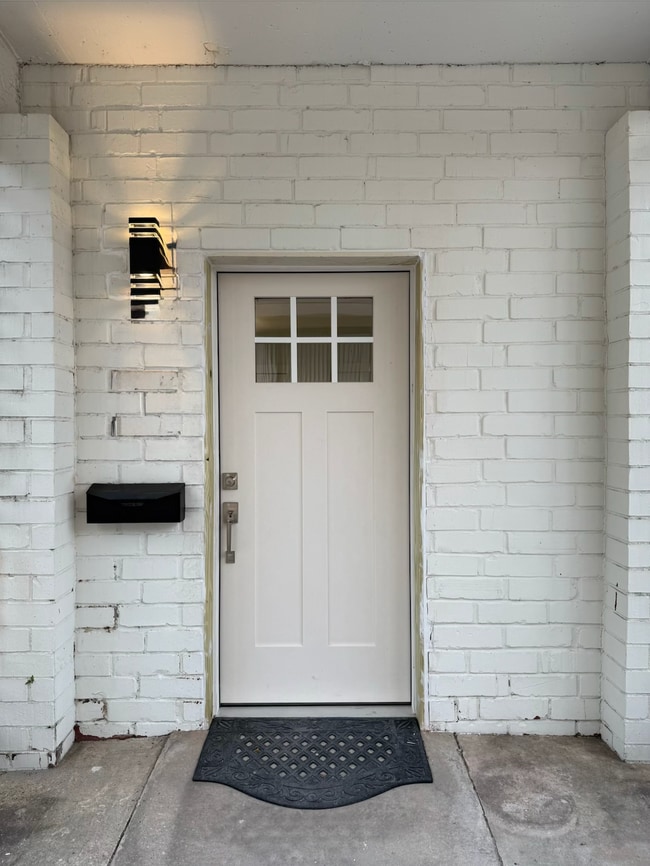 Building Photo - 1633 San Marco Blvd