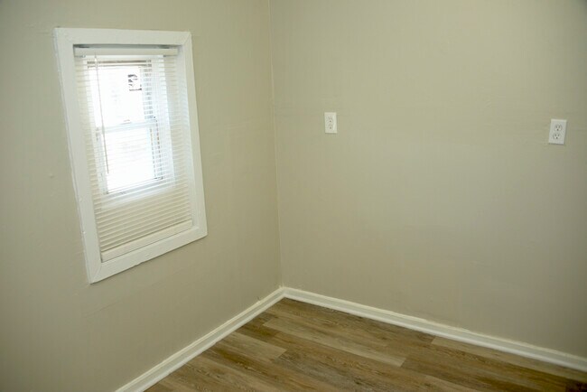 Foto del edificio - 218 E Seventh St