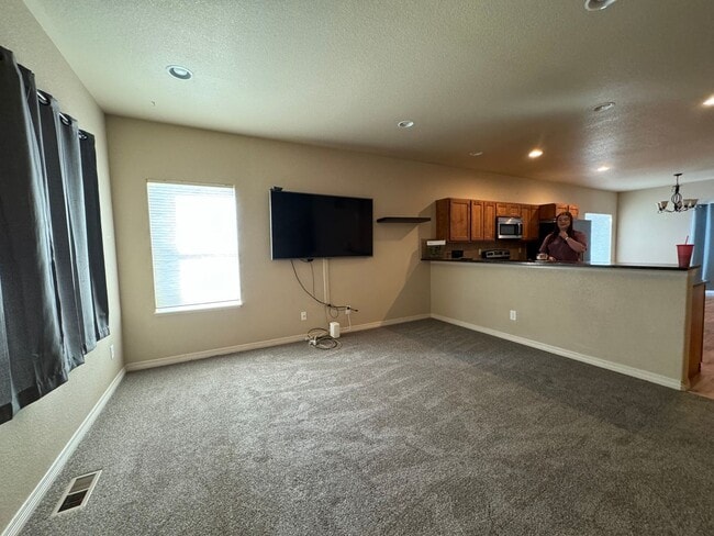 Foto del edificio - Beautiful 4 Bed 3 1/2 Bath home in Ridgen Farm.