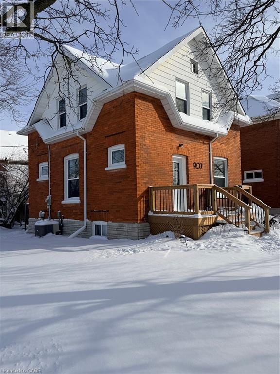 Building Photo - 907 Vine St