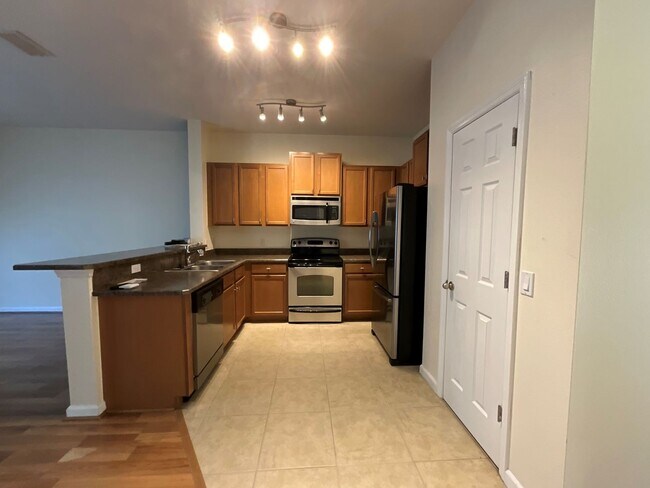 Foto del edificio - 2655 REVOLUTION STREET, TOWNHOME #103