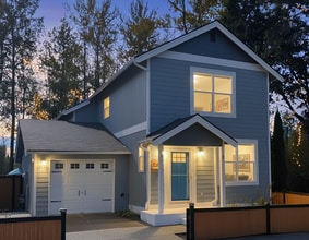 Building Photo - 200 Whispering Pine Pl