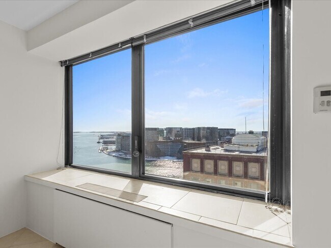 vista de la sala de estar - 65 E India Row