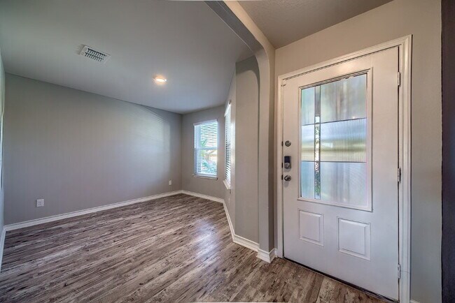 Foto del edificio - THIS STUNNING RENTAL HAS IT ALL!