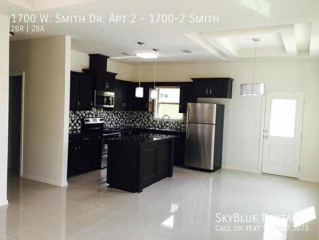 Foto del edificio - 1700 W Smith Dr