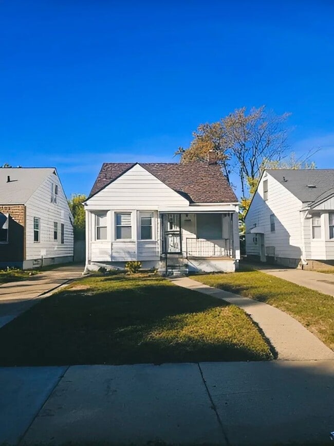 Building Photo - 13831 Carlisle Dr