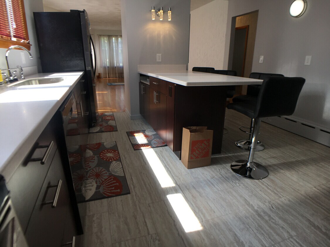 Primary Photo - 155 Willow Ave