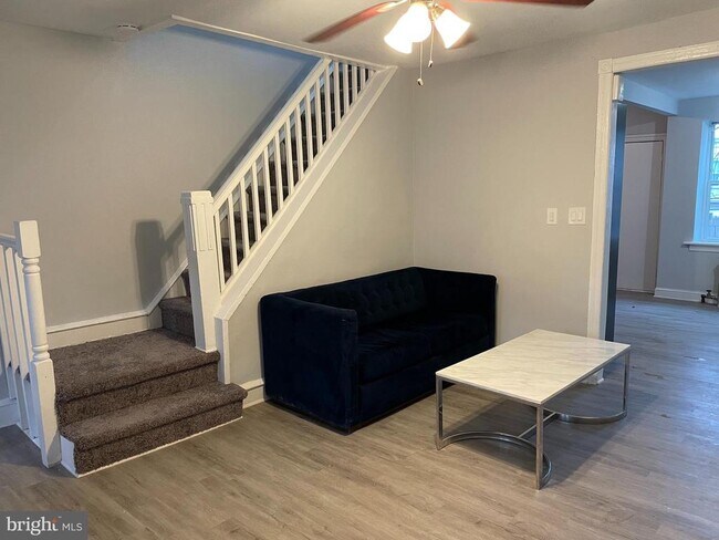 Foto del edificio - 532 E Mayland St