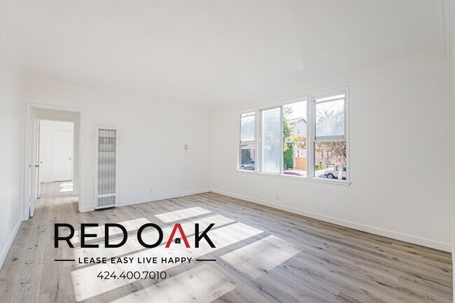 Building Photo - 820 S Gramercy Pl