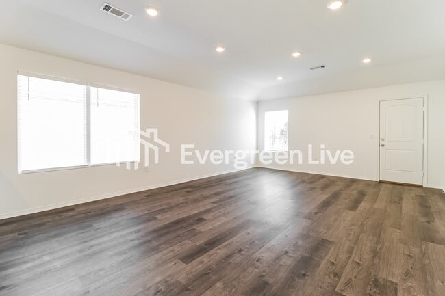 Building Photo - 16 Sourdough Crk Ln