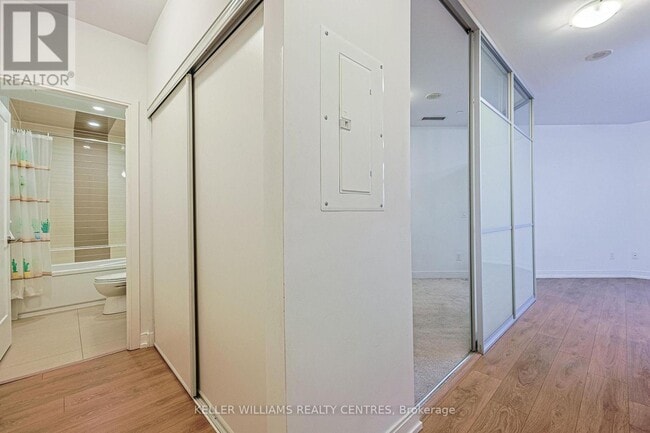 Photo du bâtiment - 540 Bur Oak Ave