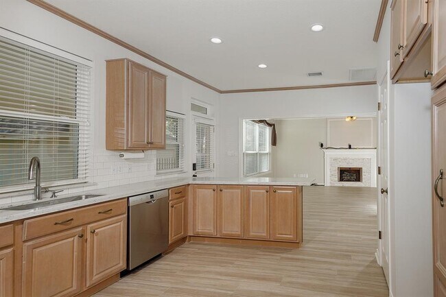 Building Photo - 22 Windfern Pl