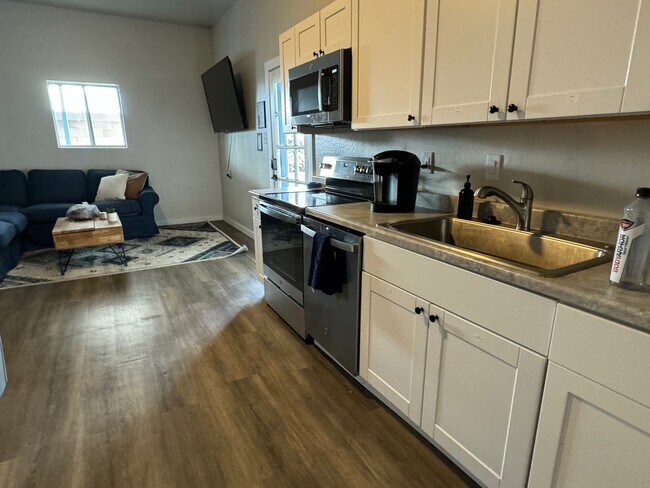 Foto del edificio - 938 E Amelia Ave