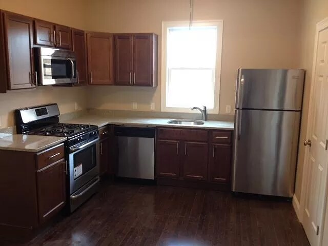 Cocina con encimera de granito - 63 Havre St