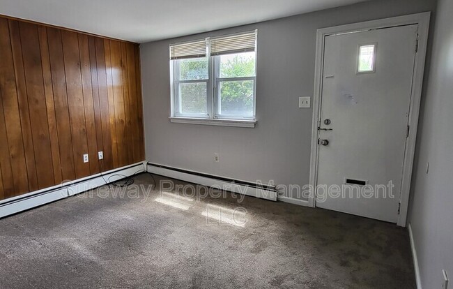 Building Photo - 309 Green St