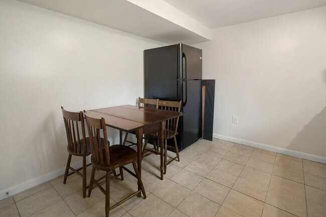 Foto del edificio - 109 Pine Tree Rd