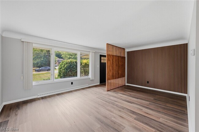Foto del edificio - 333 E Ridgewood Dr