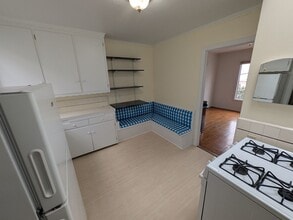 Building Photo - 702 43rd Ave