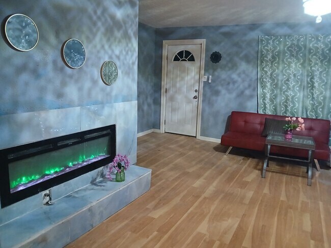 Foto del edificio - 630 E 6th St