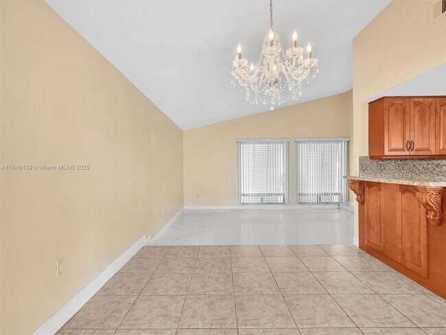 Foto del edificio - 3917 E Lake Pl