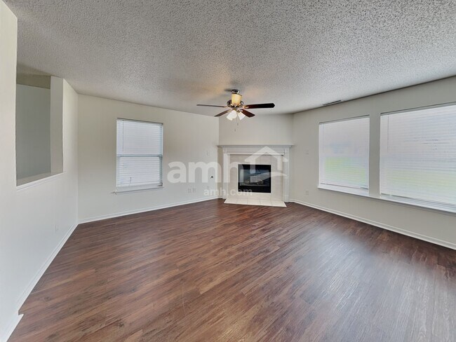 Foto del edificio - 6887 Merritt Ridge Way