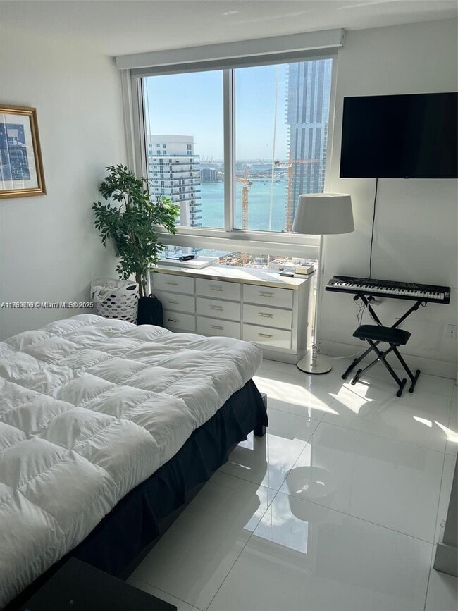 Foto del edificio - 600 NE 27th St